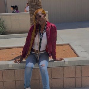 Meet your Posher, Taay